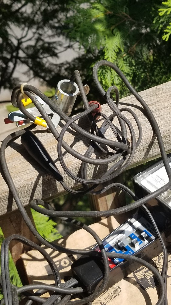 MILTON VINTAGE AUTO / CAR ENGINE ANYLIZER TESTER