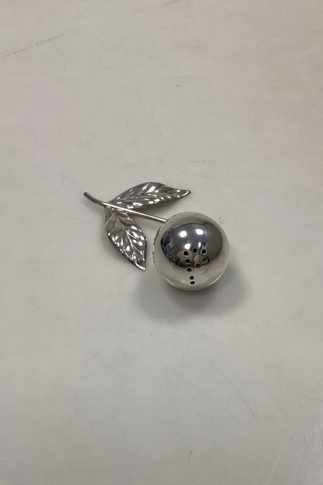 Georg Valdemar Nielsen Flower-shaped Silver Pepperpot