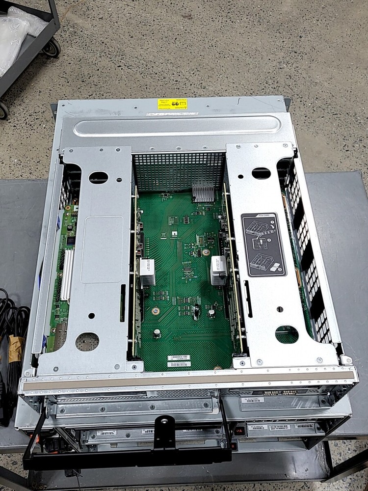 NETAPP NAF-1302 Dual SAS Disk Array Filer System 2x Controller 2x PSU 6x Fan