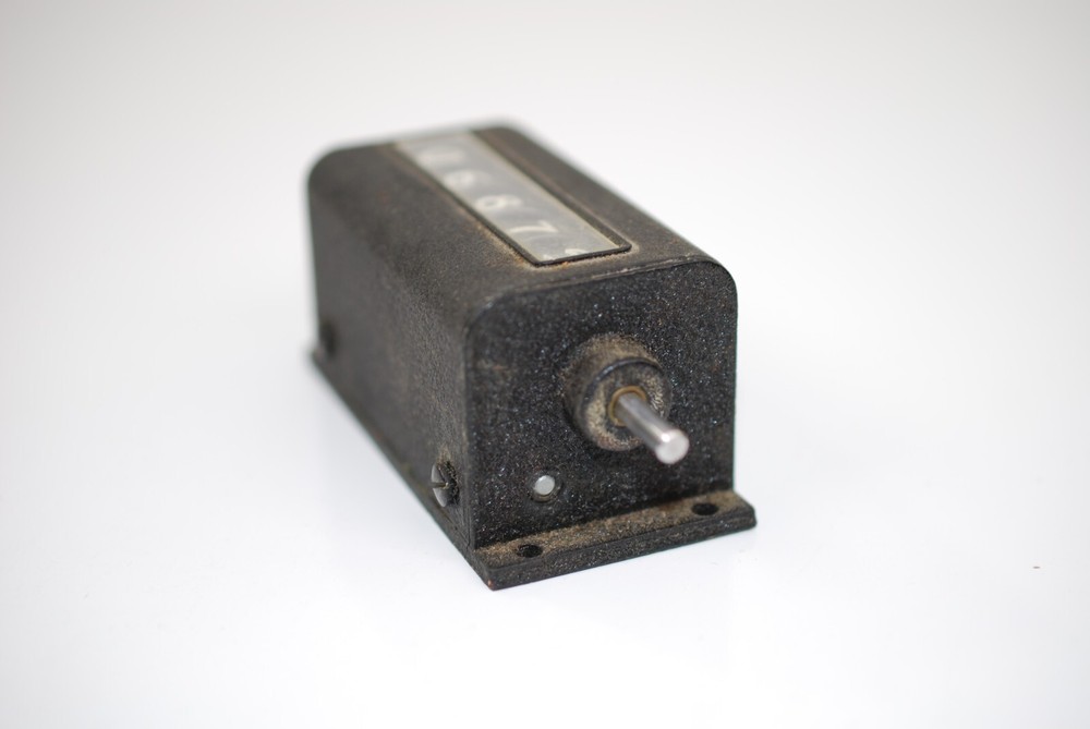 Mechanical Vintage Resettable Counter
