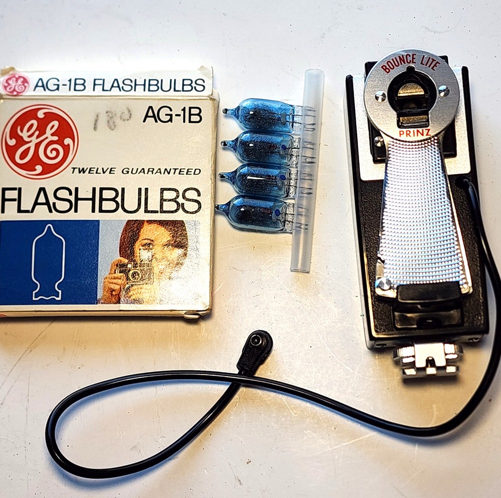 VINTAGE PRINZ Fold-Out Bounce Flash