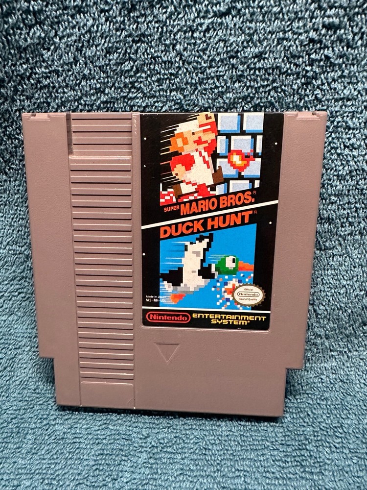 Nintendo NES System Mario Games 2 Controllers Zapper Cords Tested