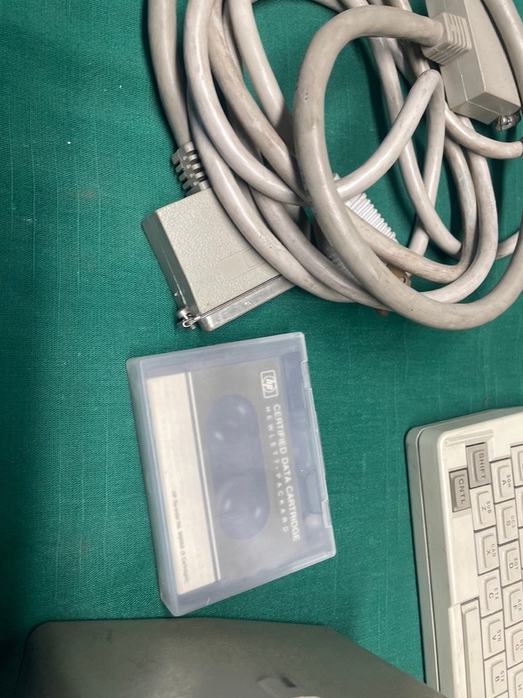 Hewlett Packard HP 4951A protocol analyzer with accessories 18180A interface