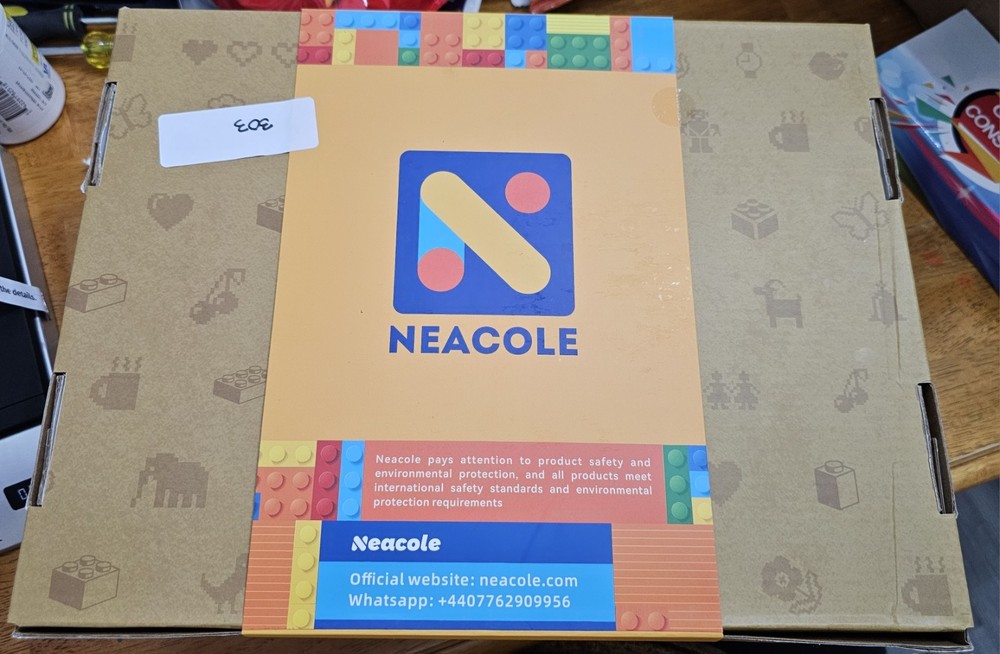 Neacole Interplanetary Rabbit Interlocking Blocks Set 8,000 pieces