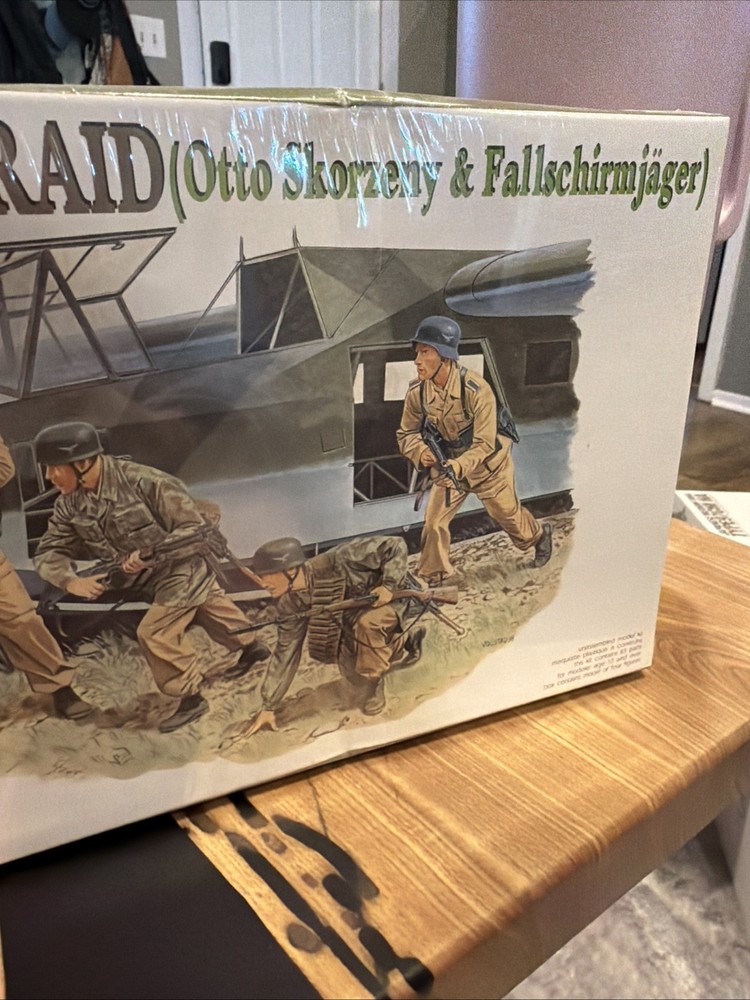 Dragon 1/35th Scale Gran Sasso Raid Figure Set No. 6094