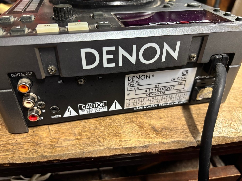 Denon DN-S1000 Professional DJ Turntable Tabletop CD CDJ MP3 Player Powers On