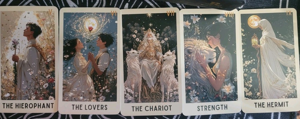 New! The Etheral Bloom Tarot Deck by Empathsoul with guidebook.