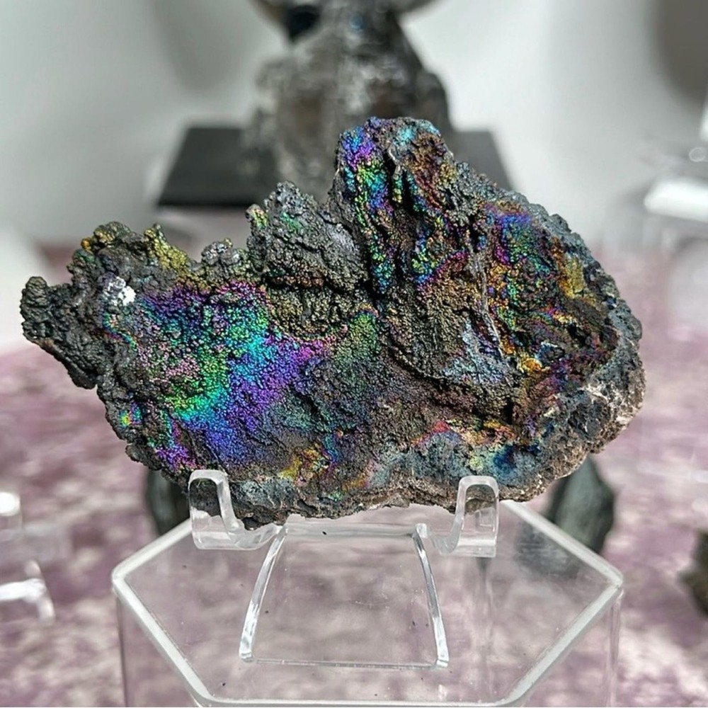 ridescent Goethite on Hematite