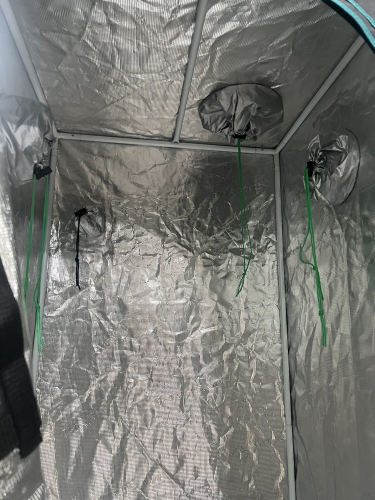 Mars Hydro 27x27 Grow Tent