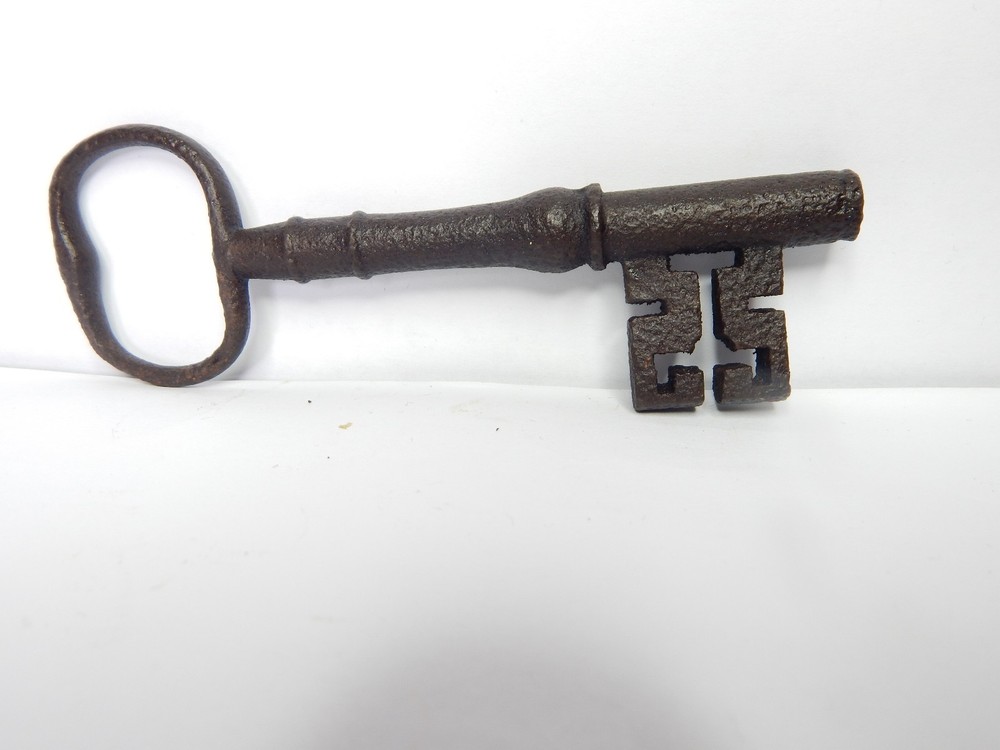 19c Victorian 5 inch Bridge Ward Lock key Wire Bow original