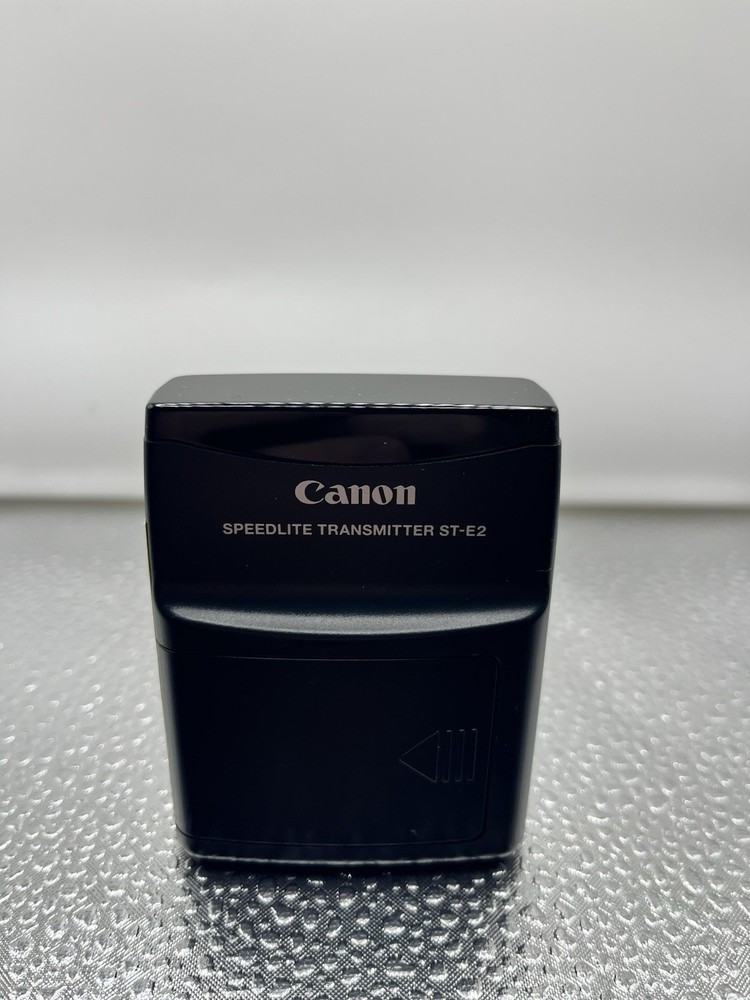 Canon Speedlite Transmitter ST - E2 With Canon Case And Battery