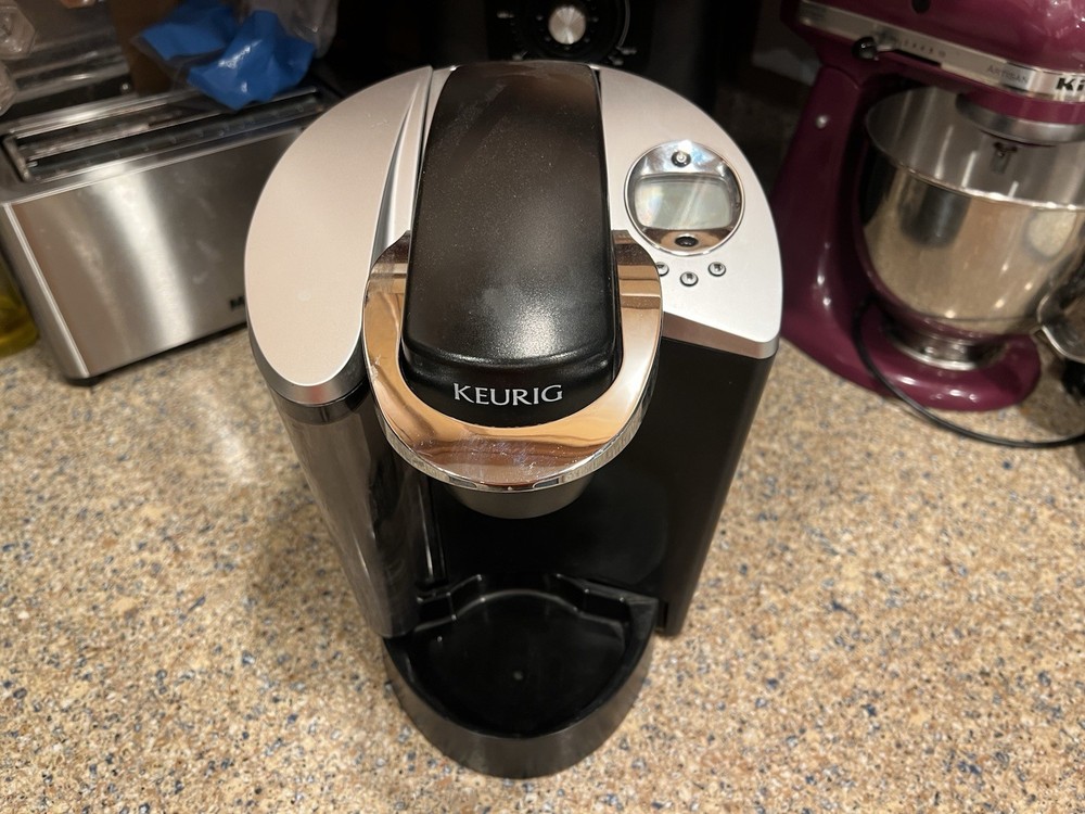 Keurig Single Cup Coffee Maker Model K60, Missing Portion Cup + Grate, For Parts