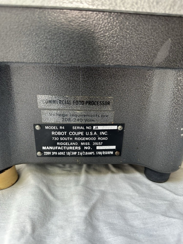 Robot Coupe R4 Food Processor With Multiple Blade Attachment 3 Phase 220v