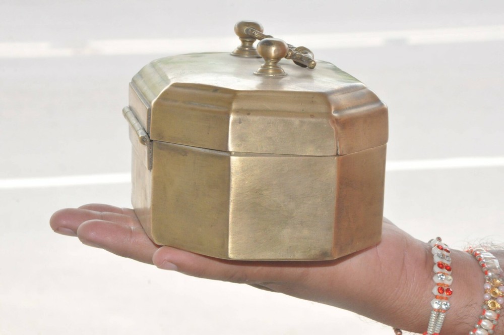 Vintage Brass Handcrafted Solid 5 Compartment Betel Nut Box