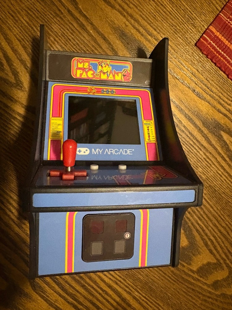 Retro Ms Pac-Man Arcade Game Mini 7”