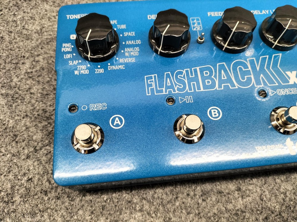 Flash Back X4 Effector No.nm1422