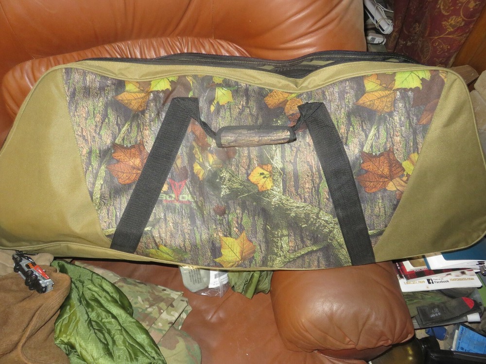 .30 60 Outdoors 41" Parallel Limb Bow Case Very Good Condition