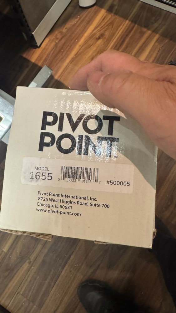 PIVOT POINT UNIVERSAL TRIPOD MANNEQUIN HEAD STAND, BLACK