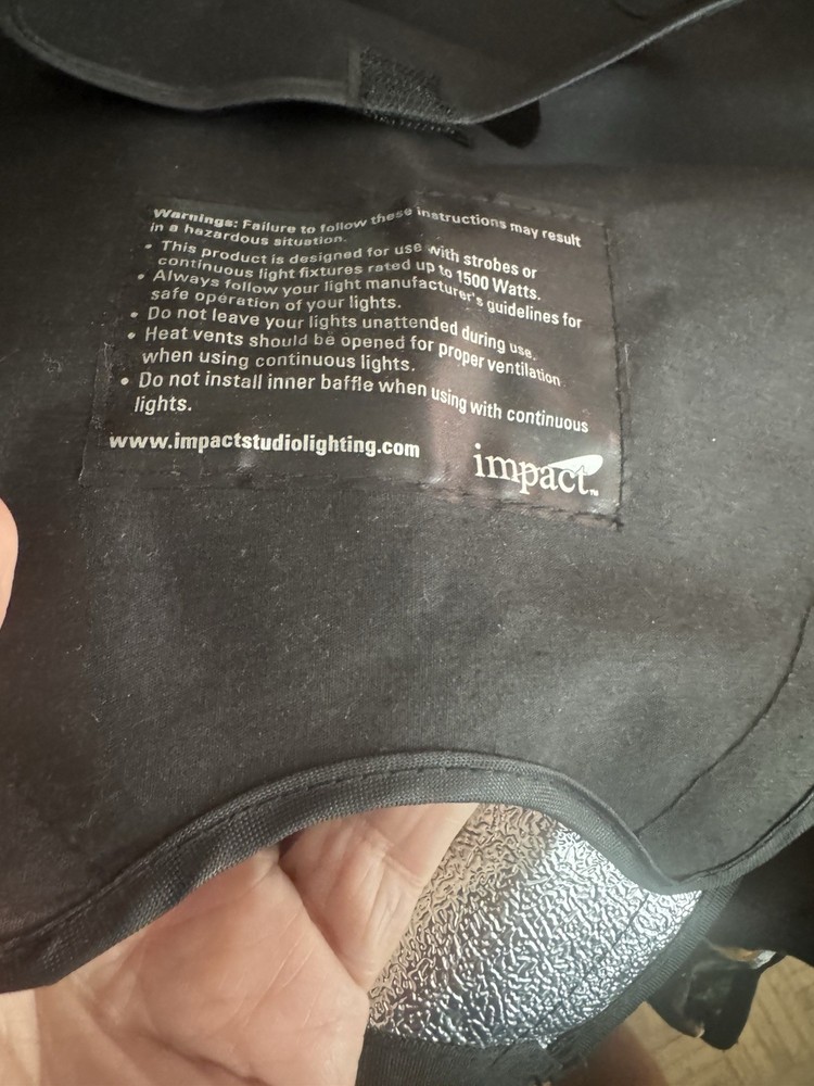 Impact Luxbanx Duo Rectangular Softbox LB-QL300 includes white diffuser & rods