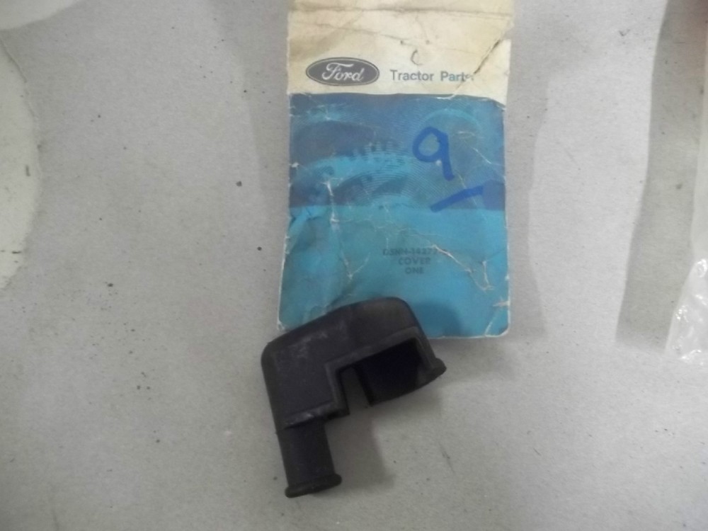 Ford  Battery Post Cover  D5NN14277