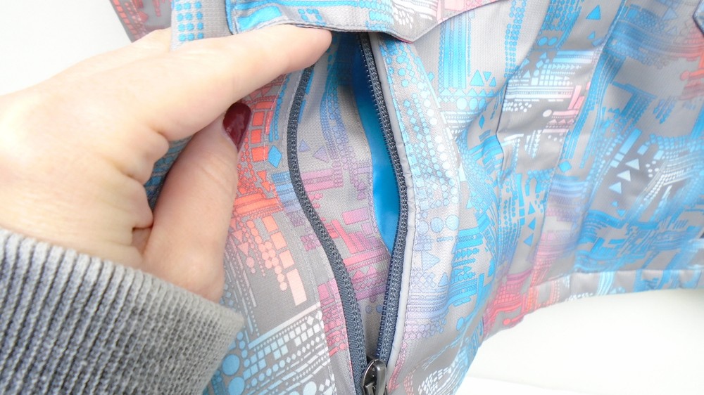 CHAMONIX CHX COLLECTION WOMENS MARLOW SNOWBOARD JACKET SMALL MICROCHIP HL003W