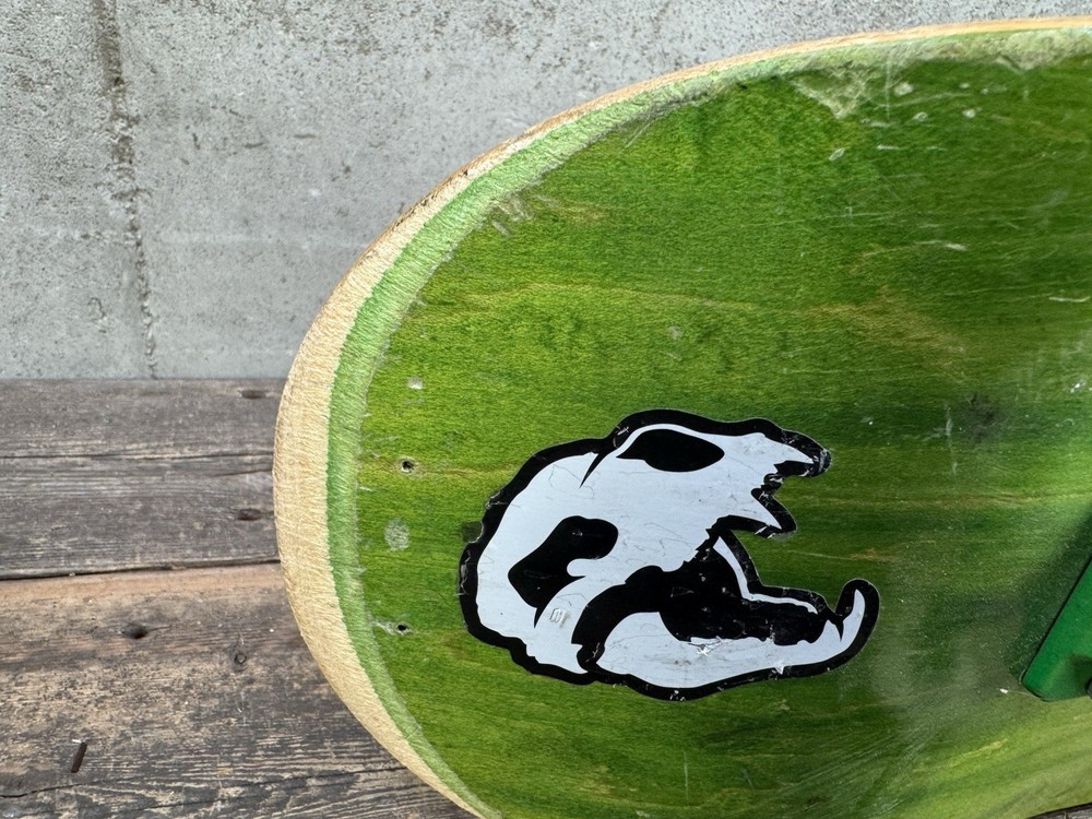 Skateboard With Indepenent Trucks