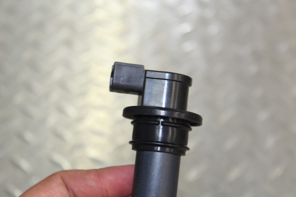 2011 TRIUMPH SPEED TRIPLE IGNITION COIL SPARK PLUG CAP