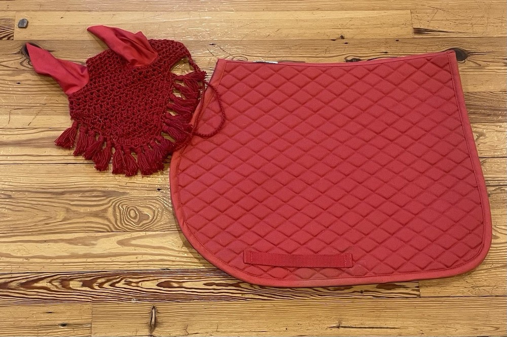 red matching saddle pad and bonnet set
