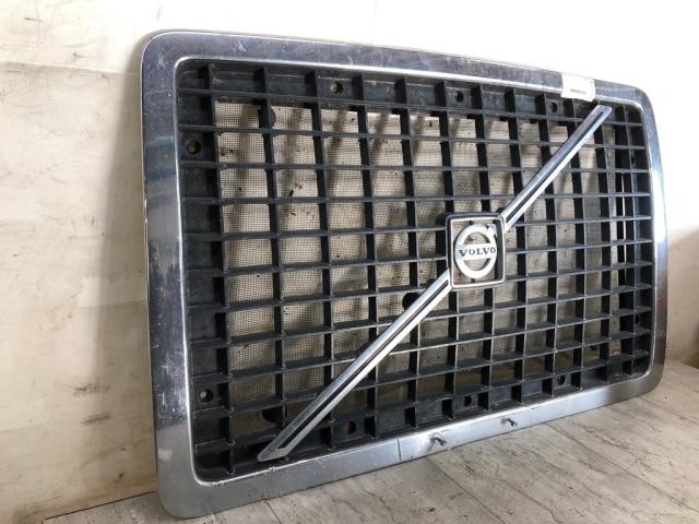 2003-2017 Volvo VNL Grille - Used