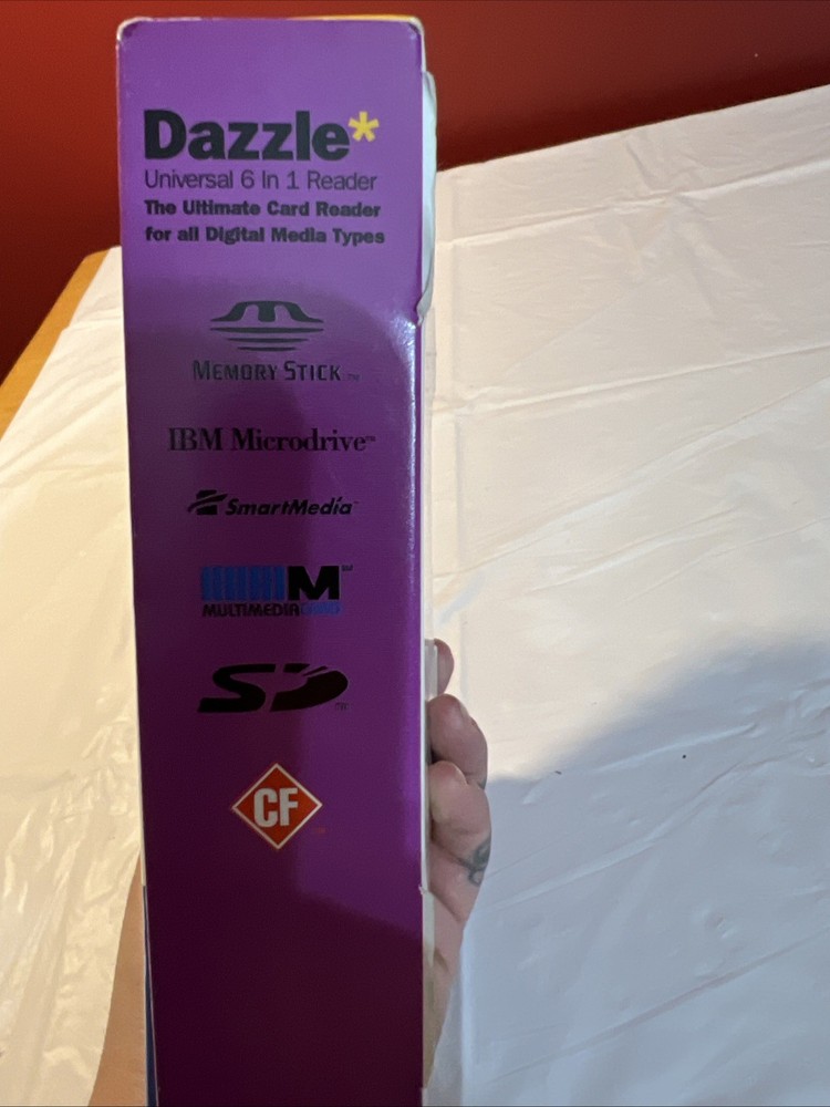 Dazzle Universal 6 In 1 Compact USB Flash Microdrive SD Memory Stick Card Reader