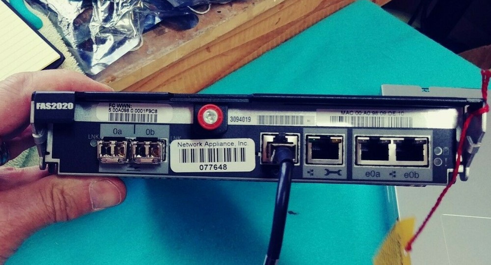 Network Appliance FAS2020 Hard Drive Array Controller Module 111-00237+D1