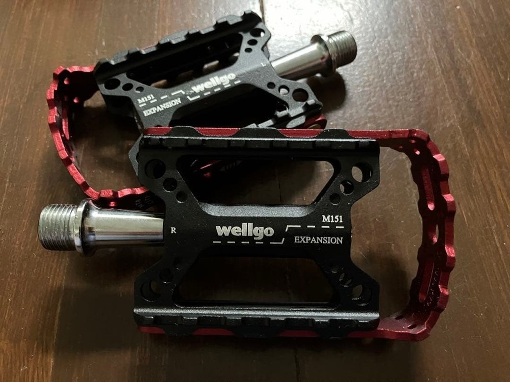 WELLGO M151 Aluminum Multi-Function Pedal Red Black Size Adjustable 322g