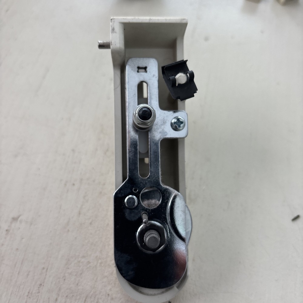 Original Singer Sewing Machine #93220 Tension & Thread Guide Assembly Part