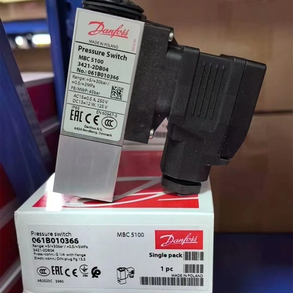 1PC Danfoss MBC5100 061B010366 pressure switch