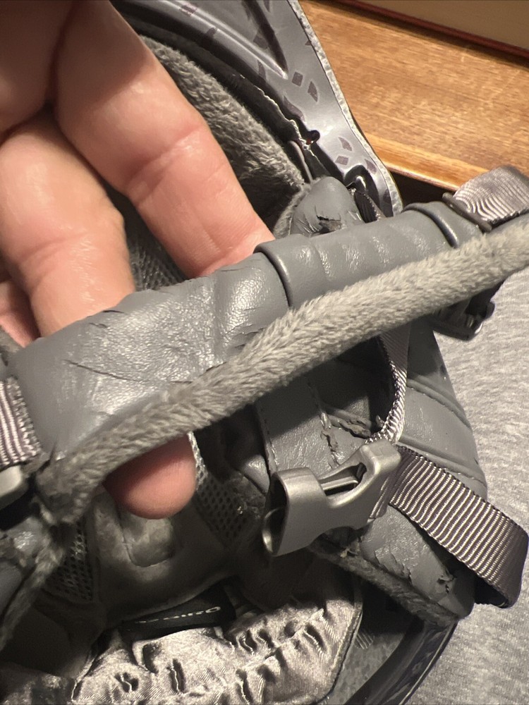 2 giro ski helmet medium Gray
