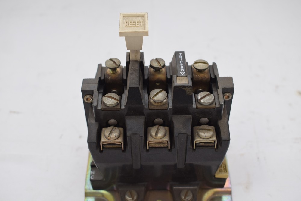 Disconnect Switch Circuit Breaker Relay Tripped Reset