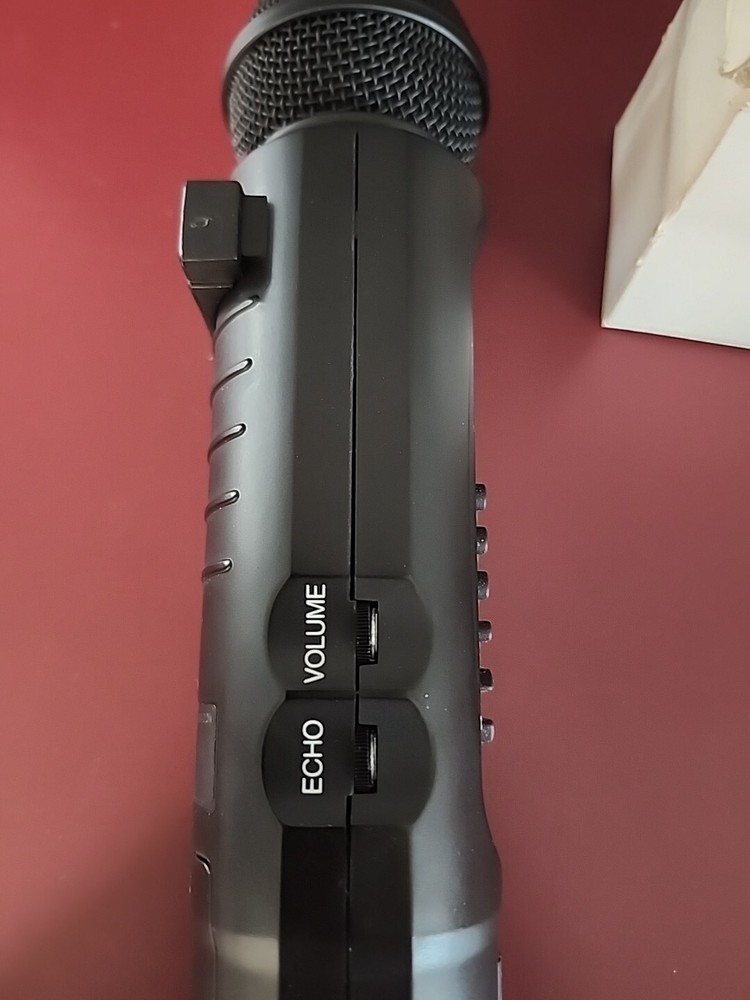 LEADSINGER LA-2001 Karaoke Microphone (A15)