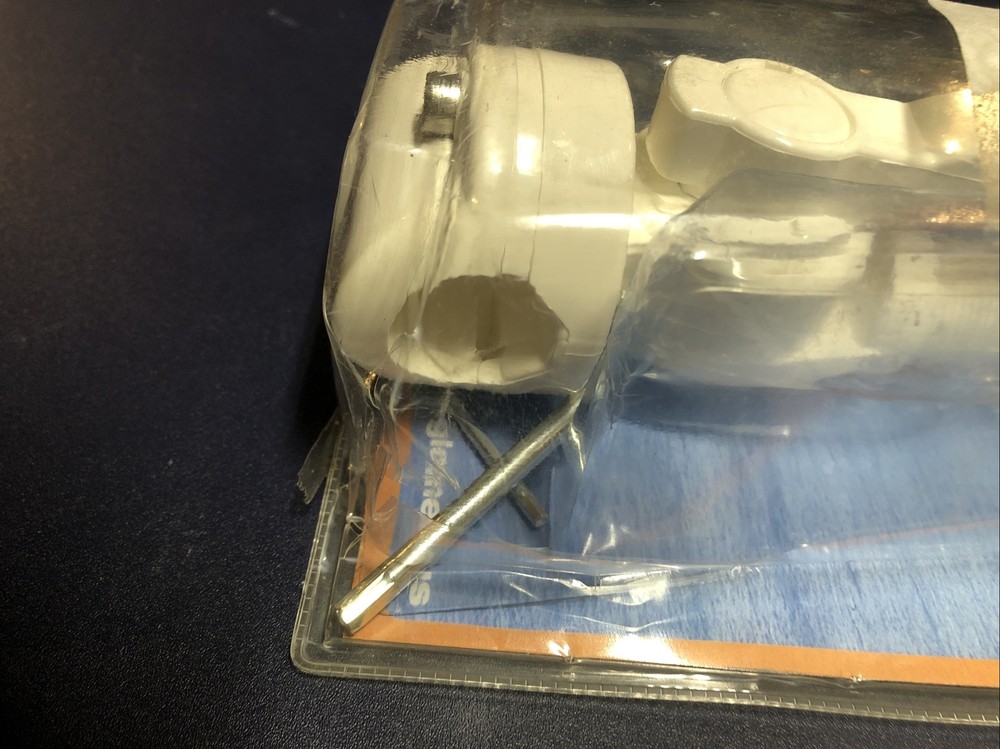 Glomex RA125 White Nylon Antenna Rail Mount