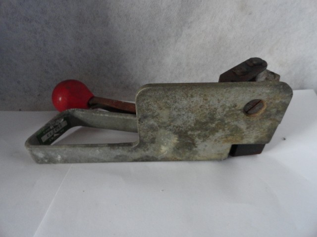 Signode strapping Tool Model LT size 1/2. - 3/4 in