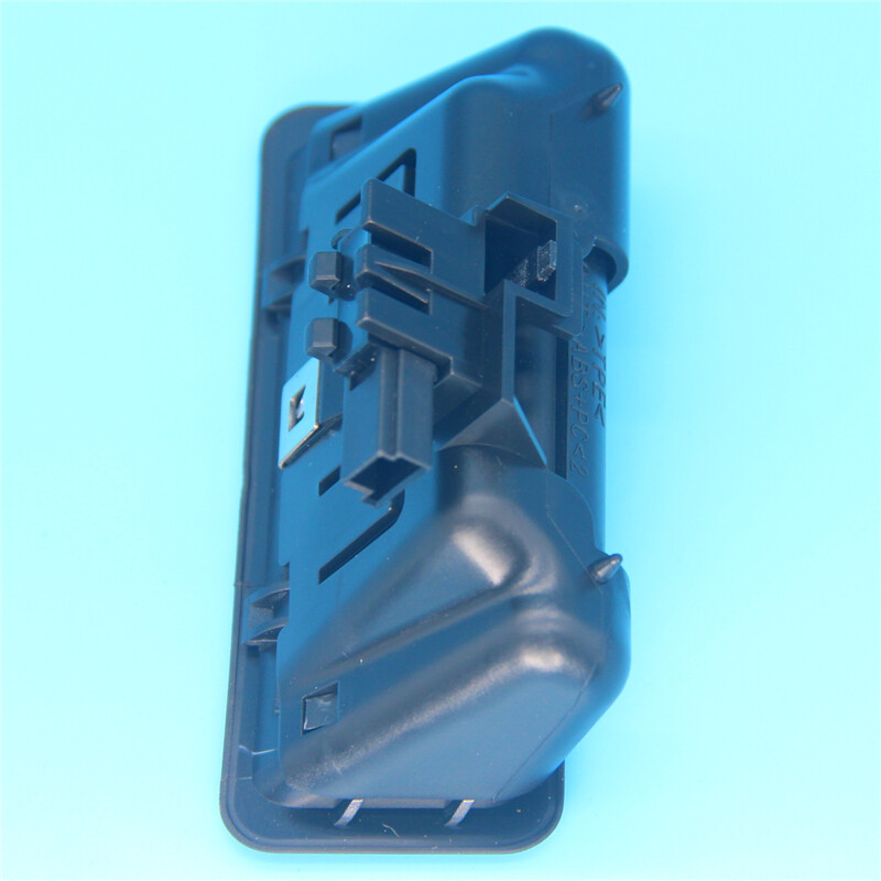 Trunk Lock Handle Push Button 51247118158 for BMW E82 E88 E90 E91 E92 E93 E60