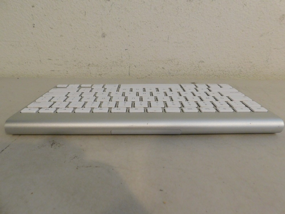 Apple Magic Keyboard Wireless Model A1314 - Works