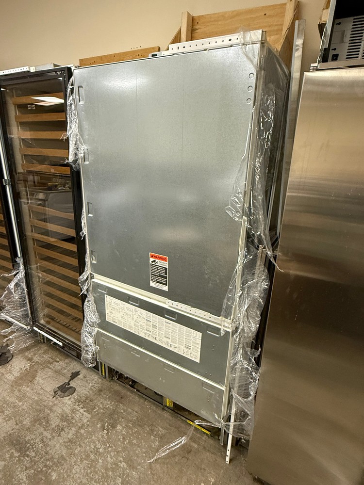 Sub-Zero 736TCI 36" Panel Ready Bottom Freezer Refrigerator, 2007