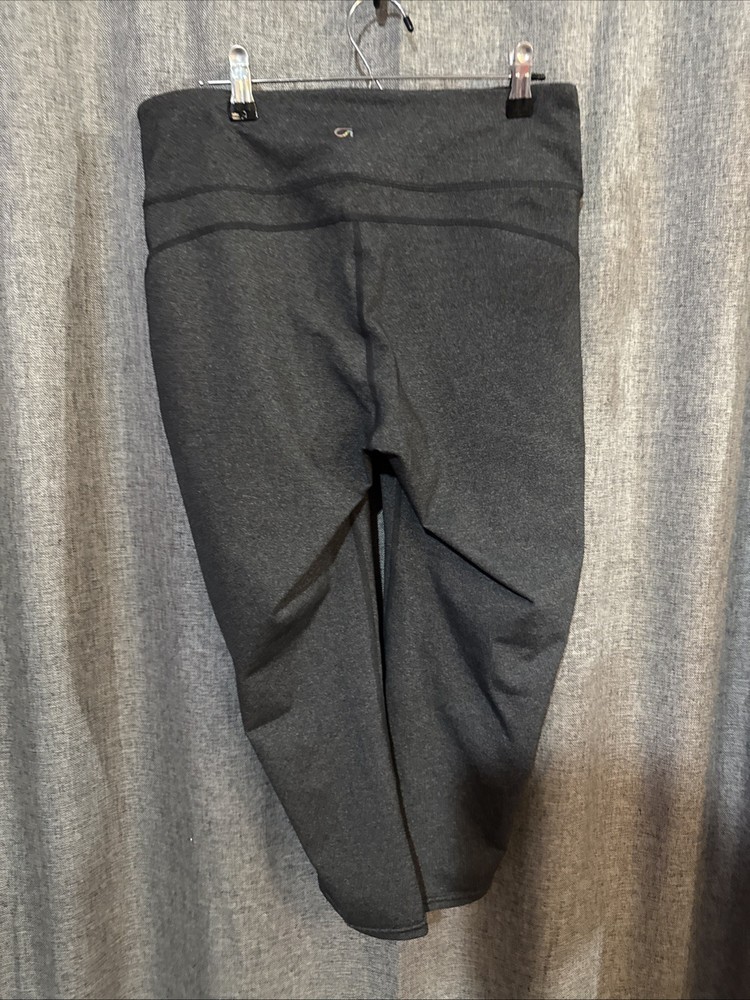 Women’s Gap Fit Size Large Gray Exercise Caprice