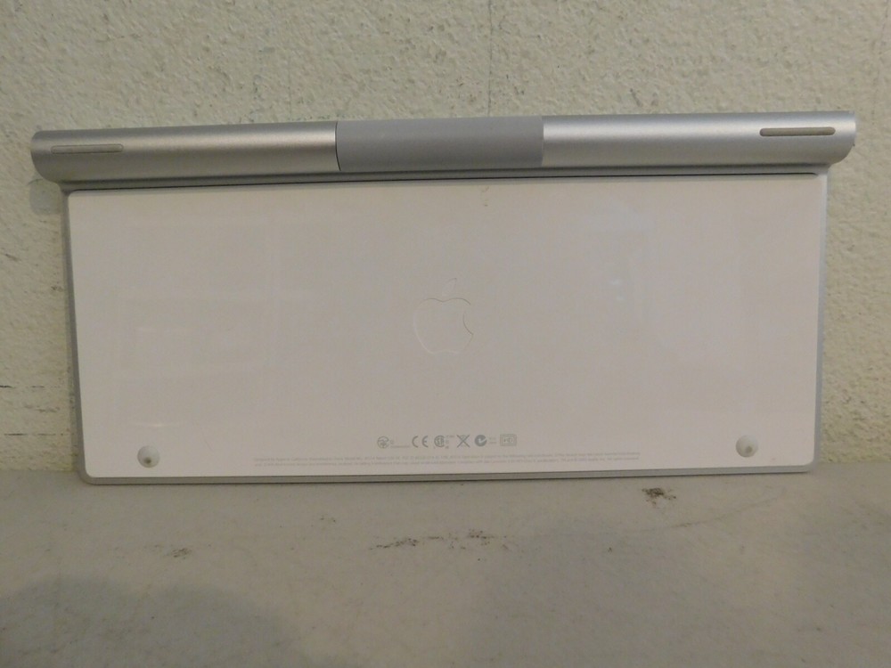 Apple Magic Keyboard Wireless Model A1314 - Works