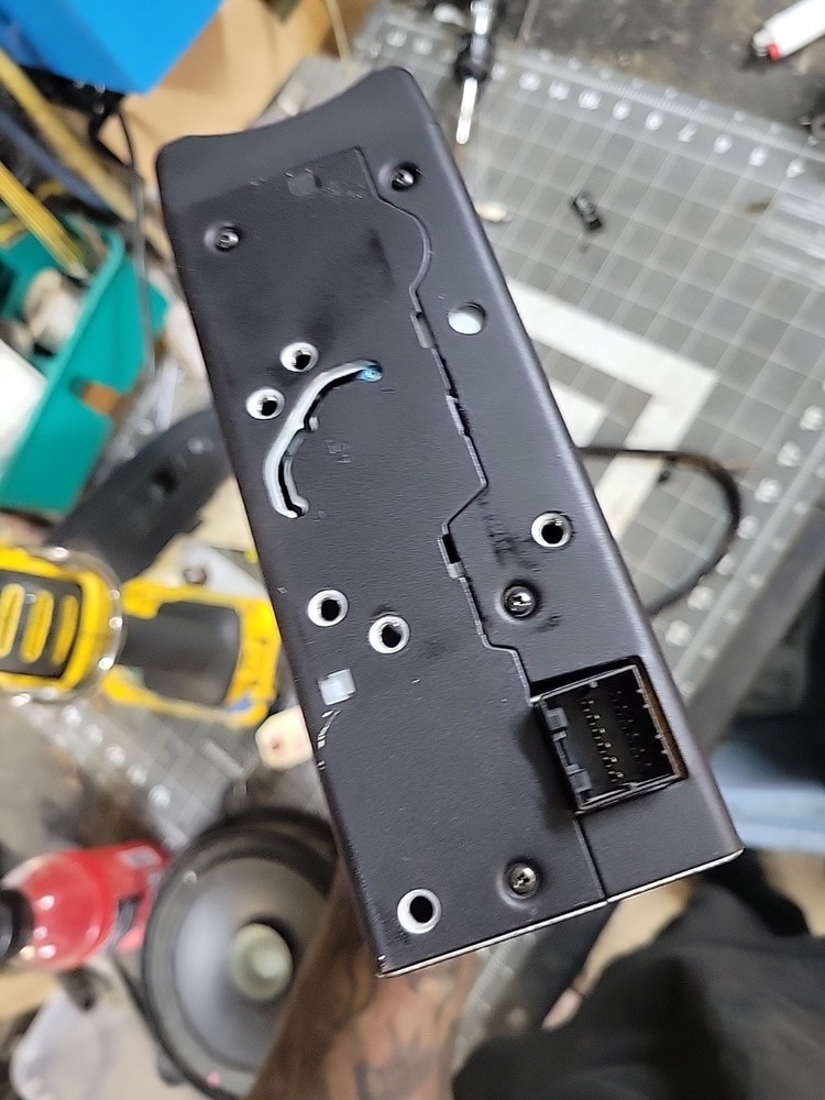 2003 Clarion 6 disc Changer Black