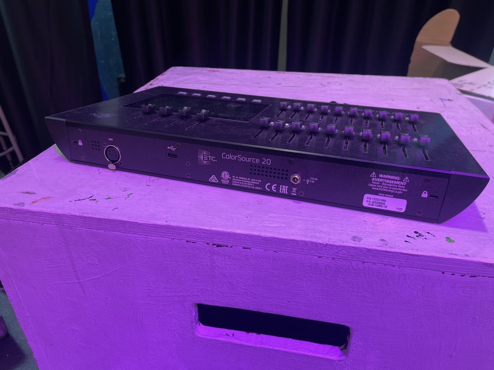 ETC COLORSOURCE 20 DMX LIGHTING CONTROL CONSOLE CG01WMM