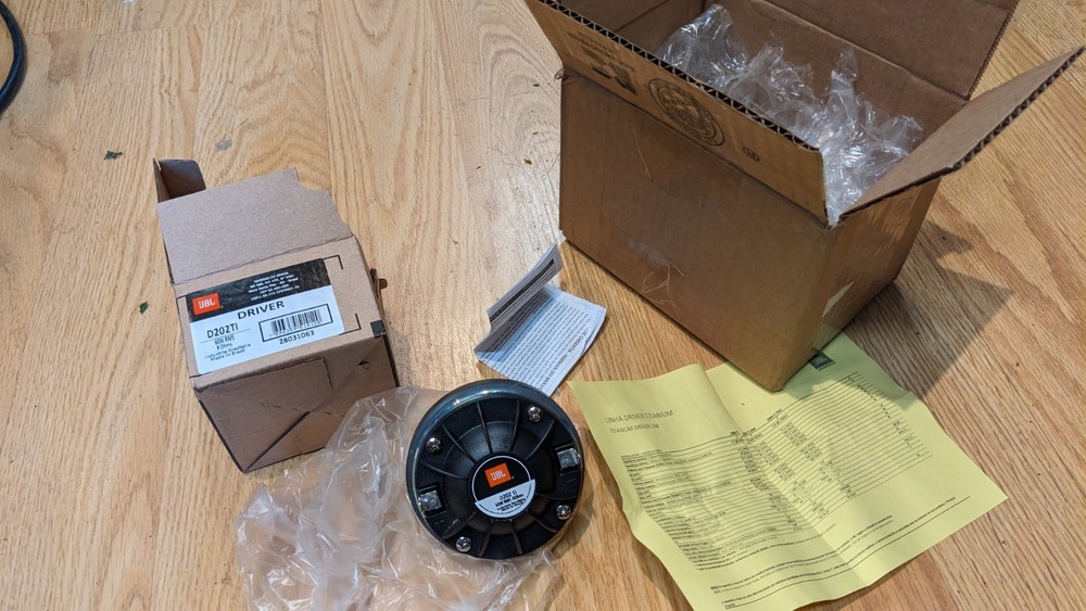 JBL Selenium D202TI 1-Inch 8-Ohm Titanium Compression Horn Driver