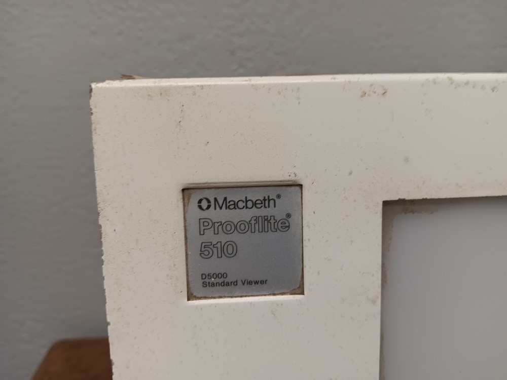 MACBETH PROOFLITE VIEWER LIGHT BOX MODEL PLT510