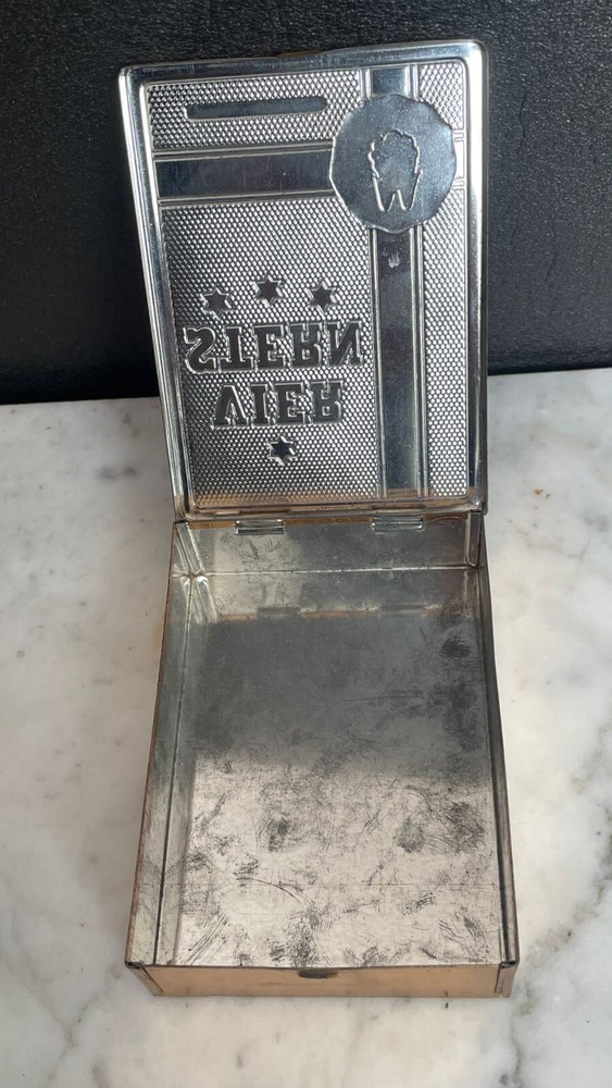 Vintage Four Star Light Cigar Box