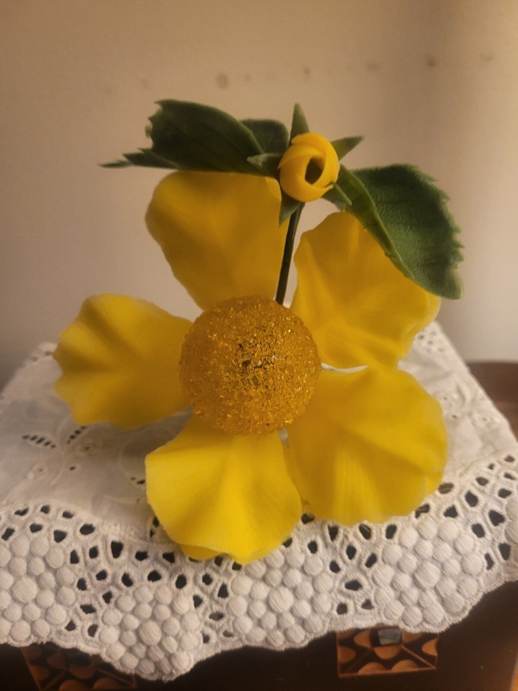 Vintage yellow flower night light